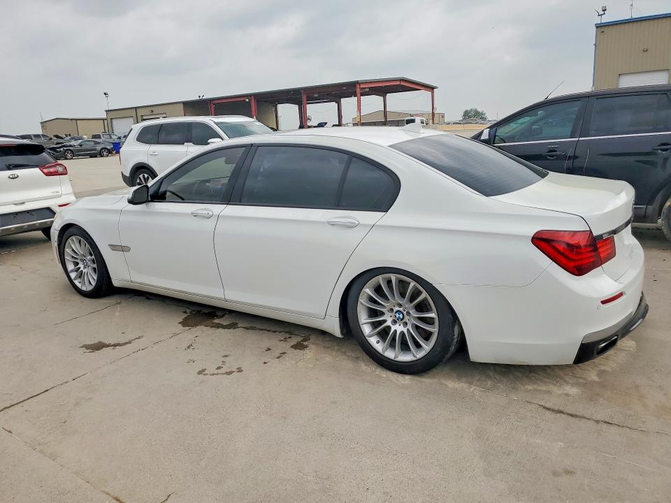 2015 BMW 7er VIN WBAYE8C5XFD781571 COPART salvage auction — FRONT END, Tx - Certificate Of Title (P), sold $4,000 on 2026-07-07 (photo 2)