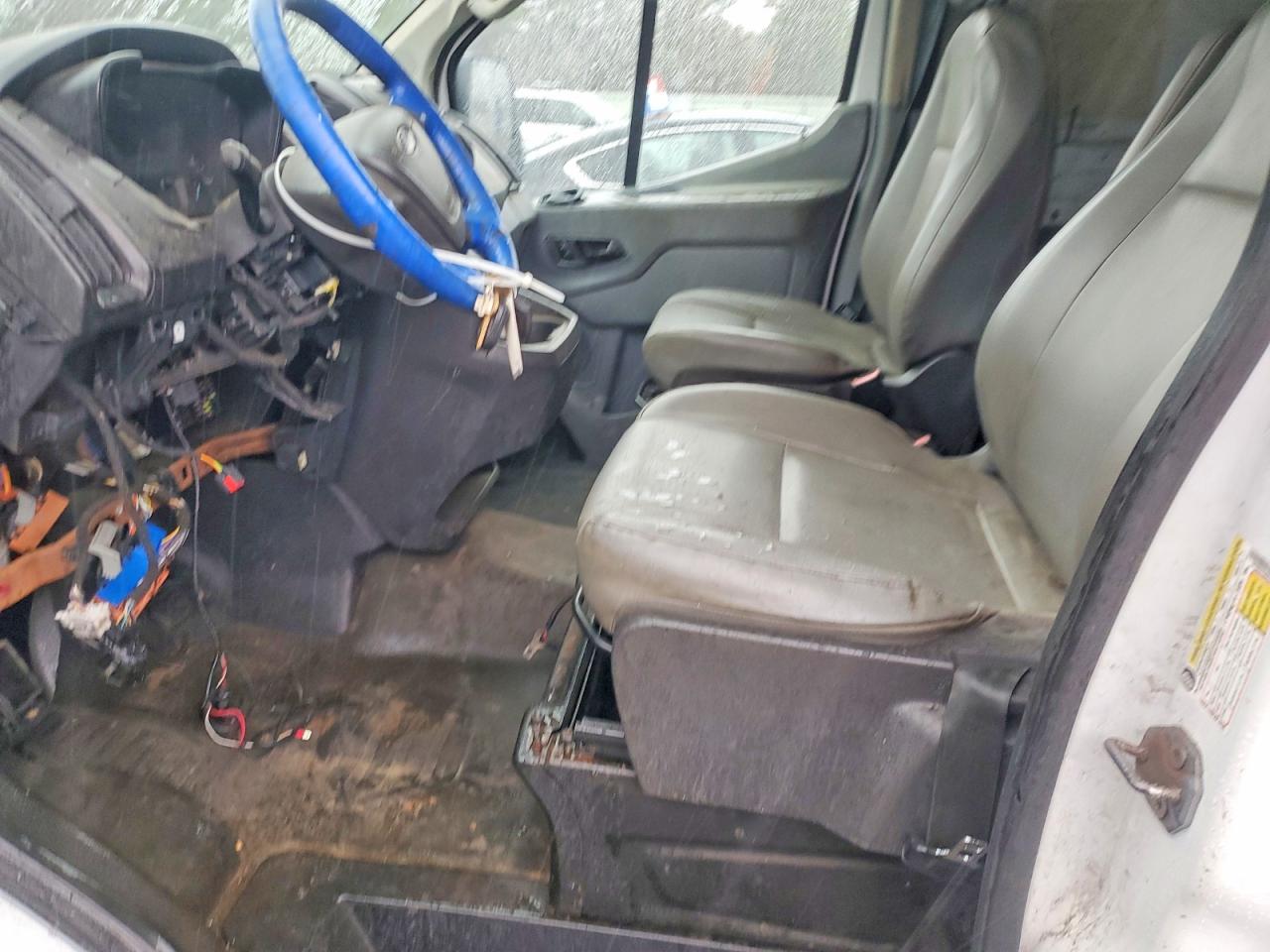 2015 Ford Transit VIN 1FTNR2YM0FKA31857 COPART salvage auction — Rear End, NY - CERTIFICATE OF TITLE, sold $600 on 2026-05-05 (photo 7)