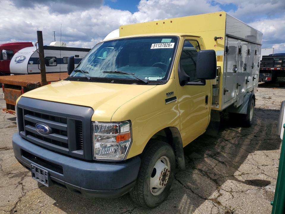 2019 Ford Econoline VIN 1FDXE4FS1KDC52265 — COPART salvage auction photo