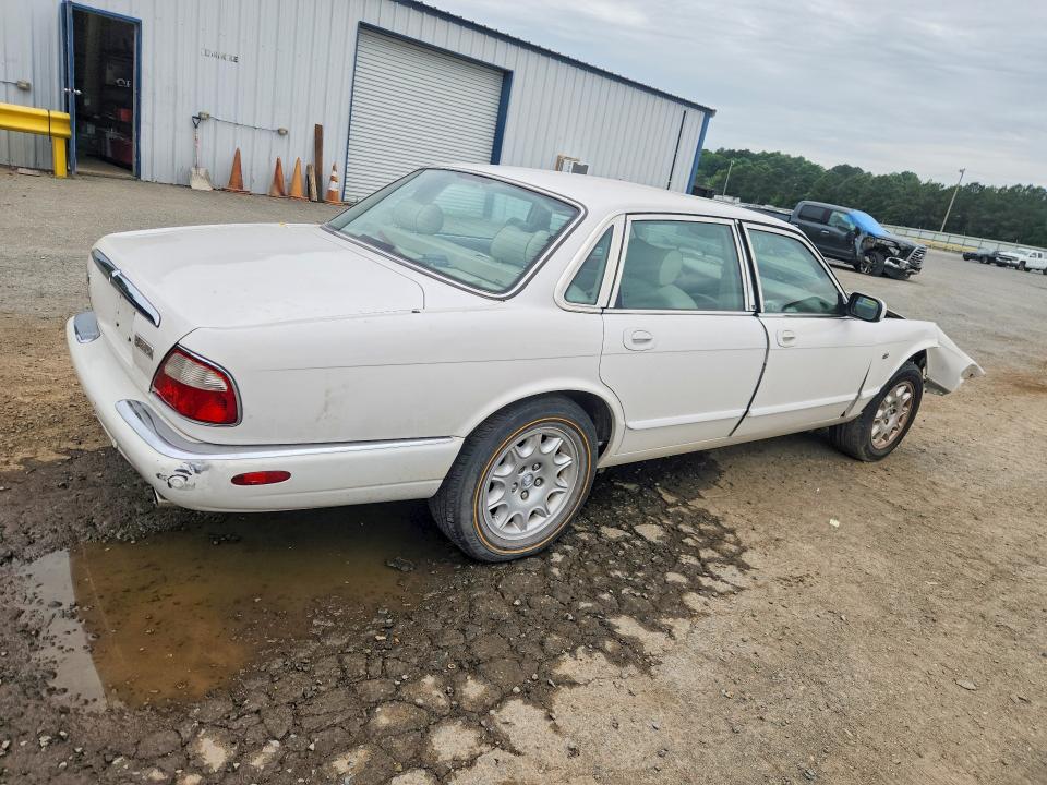 2001 Jaguar Xj series VIN SAJDA14C61LF35041 COPART salvage auction — FRONT END, La - Cert Of Title-Salvage, sold $575 on 2026-07-02 (photo 3)