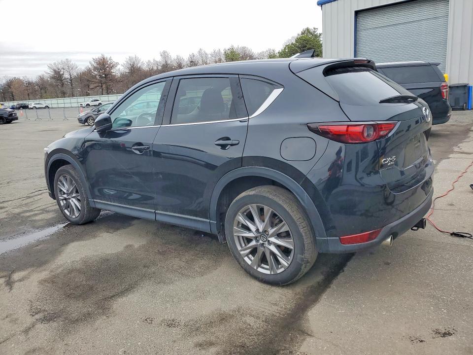 2021 Mazda Cx-5 VIN JM3KFBDMXM0378131 COPART salvage auction — NORMAL WEAR, Va - Certificate Of Title, sold $13,100 on 2026-07-21 (photo 2)
