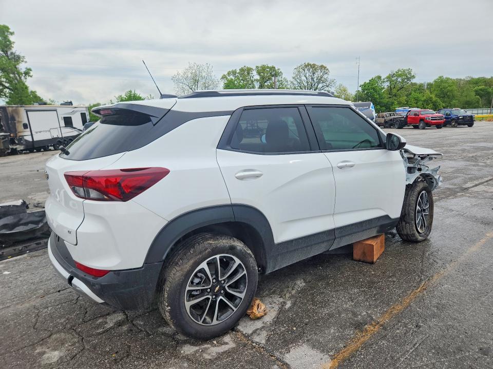 2025 Chevrolet Trailblazer VIN KL79MPSL0SB061039 COPART salvage auction — REJECTED REPAIR, MI - CERT OF TITLE-SALVAGE VEHICLE, sold $150 on 2026-07-28 (photo 3)