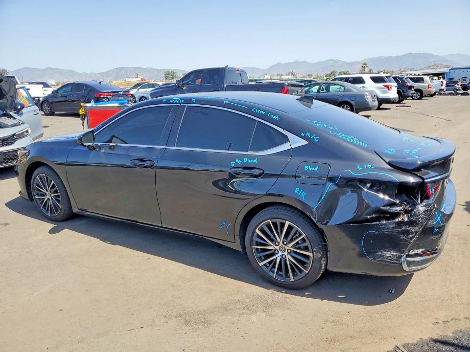 2025 Lexus ES VIN 58ADA1C14SU058914 COPART salvage auction — REAR END, Salvage Title, sold $22,300 on 2026-08-26 (photo 2)