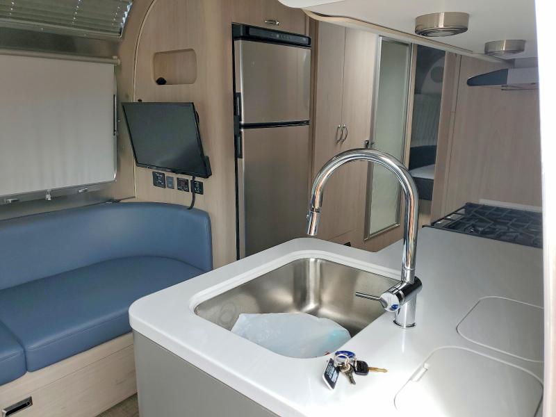 2024 Airstream Camper VIN 1STTNYL22RJ572643 COPART salvage auction — REAR END, IN - CERT OF TITLE-SALVAGE TITLE, sold $21,200 on 2026-07-30 (photo 8)