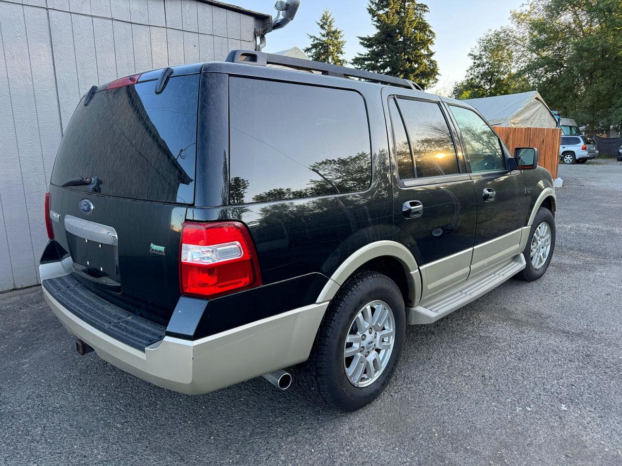 2010 Ford Expedition VIN 1FMJU1J58AEB58207 COPART salvage auction — Minor Dent/Scratches, OR - CERTIFICATE OF TITLE (P), sold $3,350 on 2026-05-18 (photo 4)