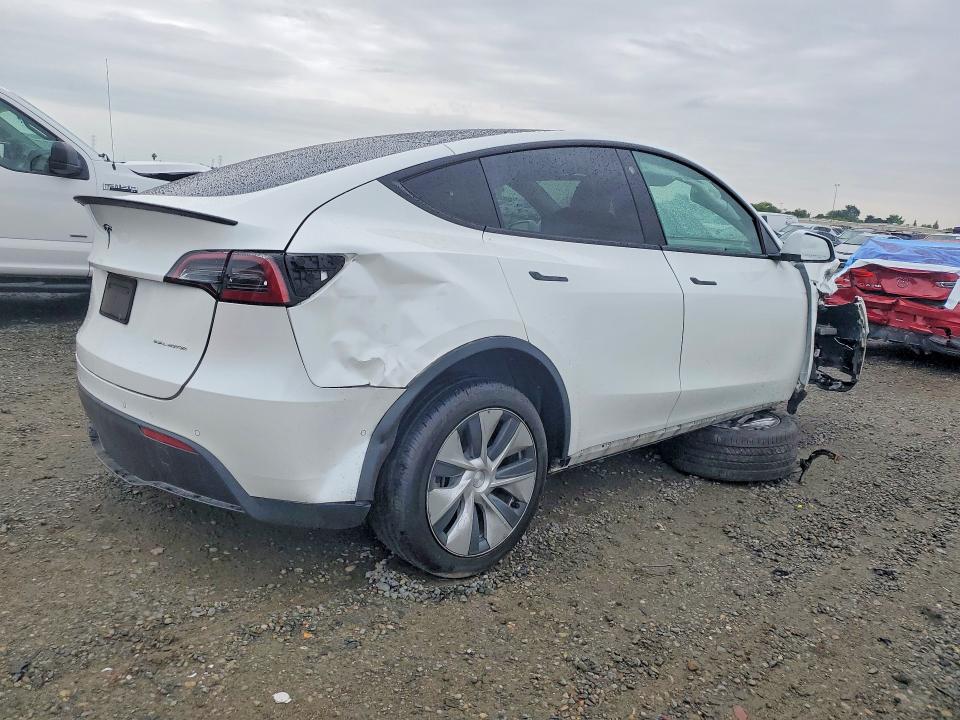 2021 Tesla Model y VIN 5YJYGAEE4MF258540 COPART salvage auction — FRONT END, CA - SALVAGE CERTIFICATE, sold $6,100 on 2026-07-25 (photo 3)