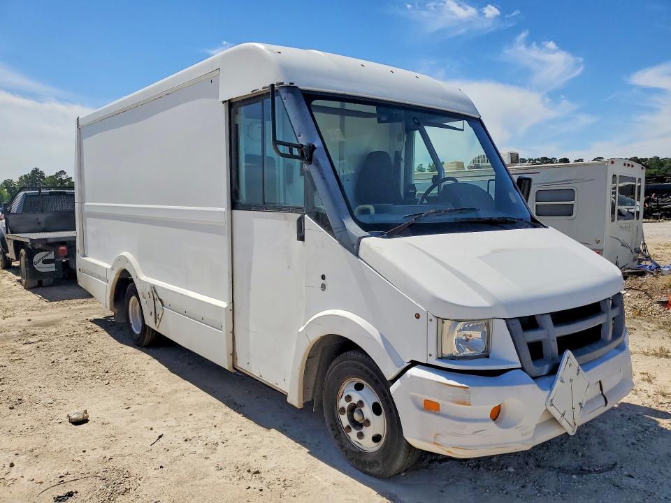 2015 Isuzu Npr VIN JALB4T175F7W00506 COPART salvage auction — MINOR DENT/SCRATCHES, TX - CERTIFICATE OF TITLE (P), sold $900 on 2026-07-28 (photo 4)