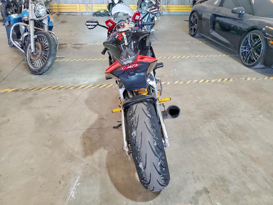 2013 Aprilia Rsv VIN ZD4RKU021DS000047 COPART salvage auction — MINOR DENT/SCRATCHES, Fl -, sold $1,550 on 2026-07-29 (photo 4)