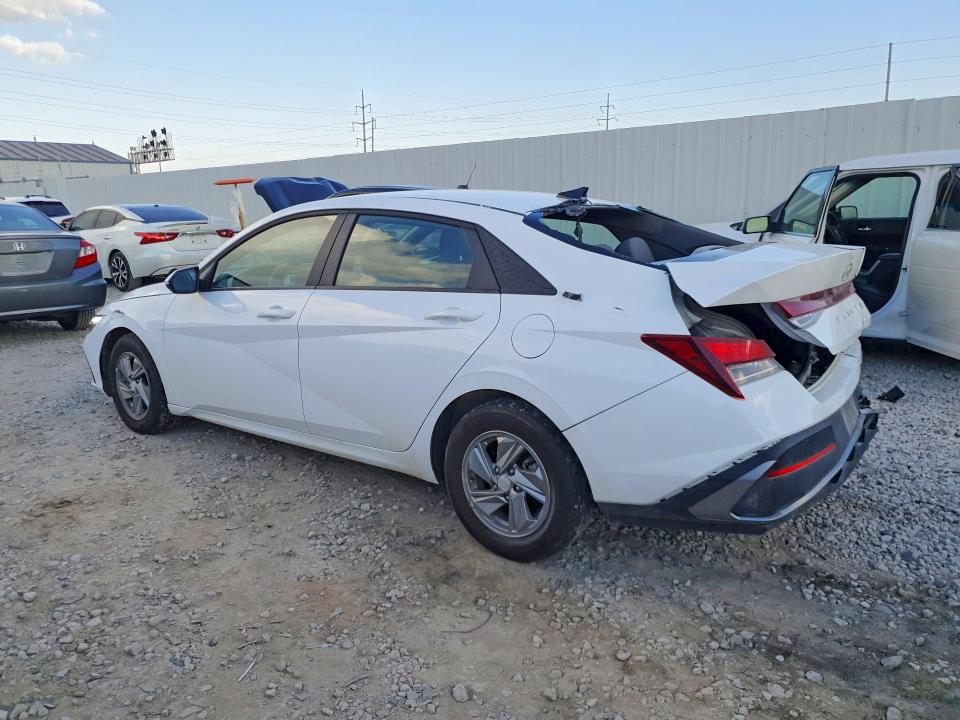2025 Hyundai Elantra VIN KMHLL4DG5SU977239 COPART salvage auction — REAR END, OH - CERT OF TITLE-SALVAGE, sold $5,900 on 2026-07-24 (photo 2)