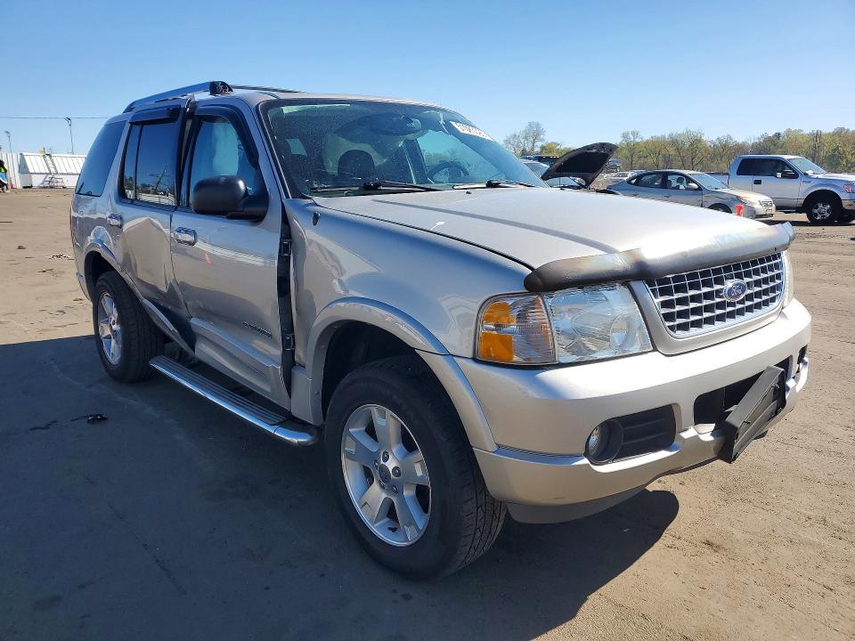 2005 Ford Explorer VIN 1FMDU75W95UA45543 COPART salvage auction — ROLLOVER, CT - CERT OF TITLE-SALVAGE, sold $450 on 2026-07-02 (photo 4)