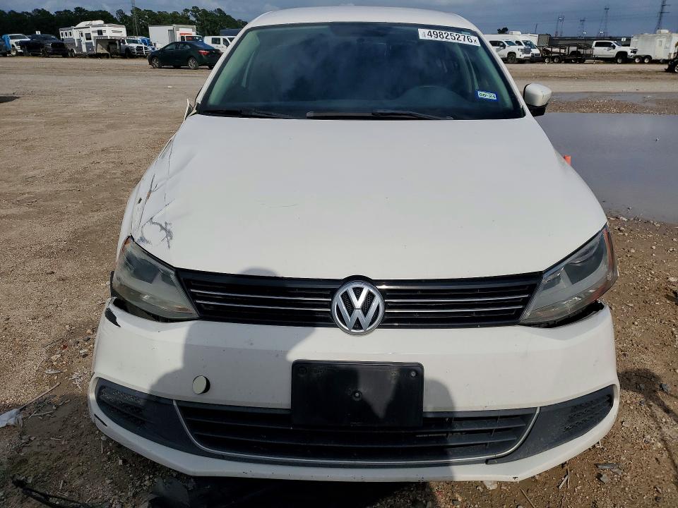 2013 Volkswagen Jetta VIN 3VWDP7AJXDM375357 COPART salvage auction — FRONT END, Tx - Salvage Vehicle Title, sold $650 on 2026-07-02 (photo 5)