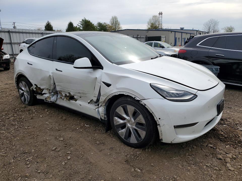 2021 Tesla Model y VIN 5YJYGAEE3MF191025 COPART salvage auction — SIDE, Md - Cert Of Salvage < 75% Damage, sold $250 on 2026-07-27 (photo 4)