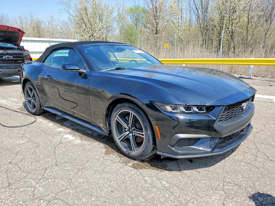 2025 Ford Mustang VIN 1FAGP8UH7S5103324 COPART salvage auction — WATER/FLOOD, Mi - Cert Of Title-Salvage Flood, sold $14,000 on 2026-08-20 (photo 4)