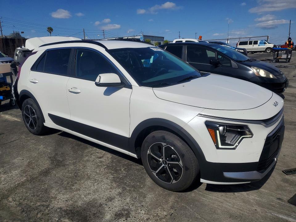 2025 Kia Niro VIN KNDCR3LE9S5307944 COPART salvage auction — REAR END, CA, sold $7,800 on 2026-07-15 (photo 4)