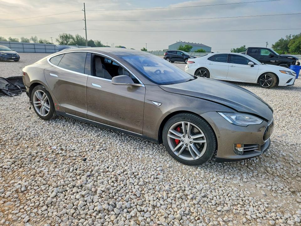 2015 Tesla Model s VIN 5YJSA1E42FF115359 COPART salvage auction — REAR END, Tx - Salvage Vehicle Title, sold $3,100 on 2026-07-02 (photo 4)