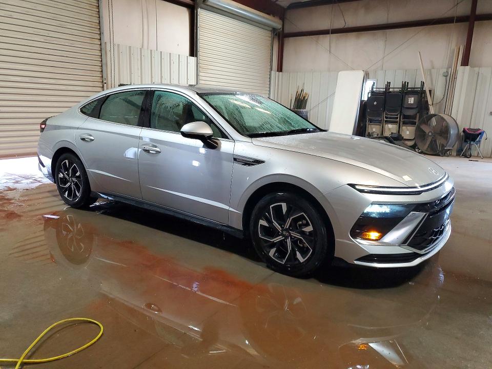 2025 Hyundai Sonata VIN KMHL64JA4SA469028 COPART salvage auction — HAIL, Fl - Certificate Of Title, sold $15,000 on 2026-07-13 (photo 4)