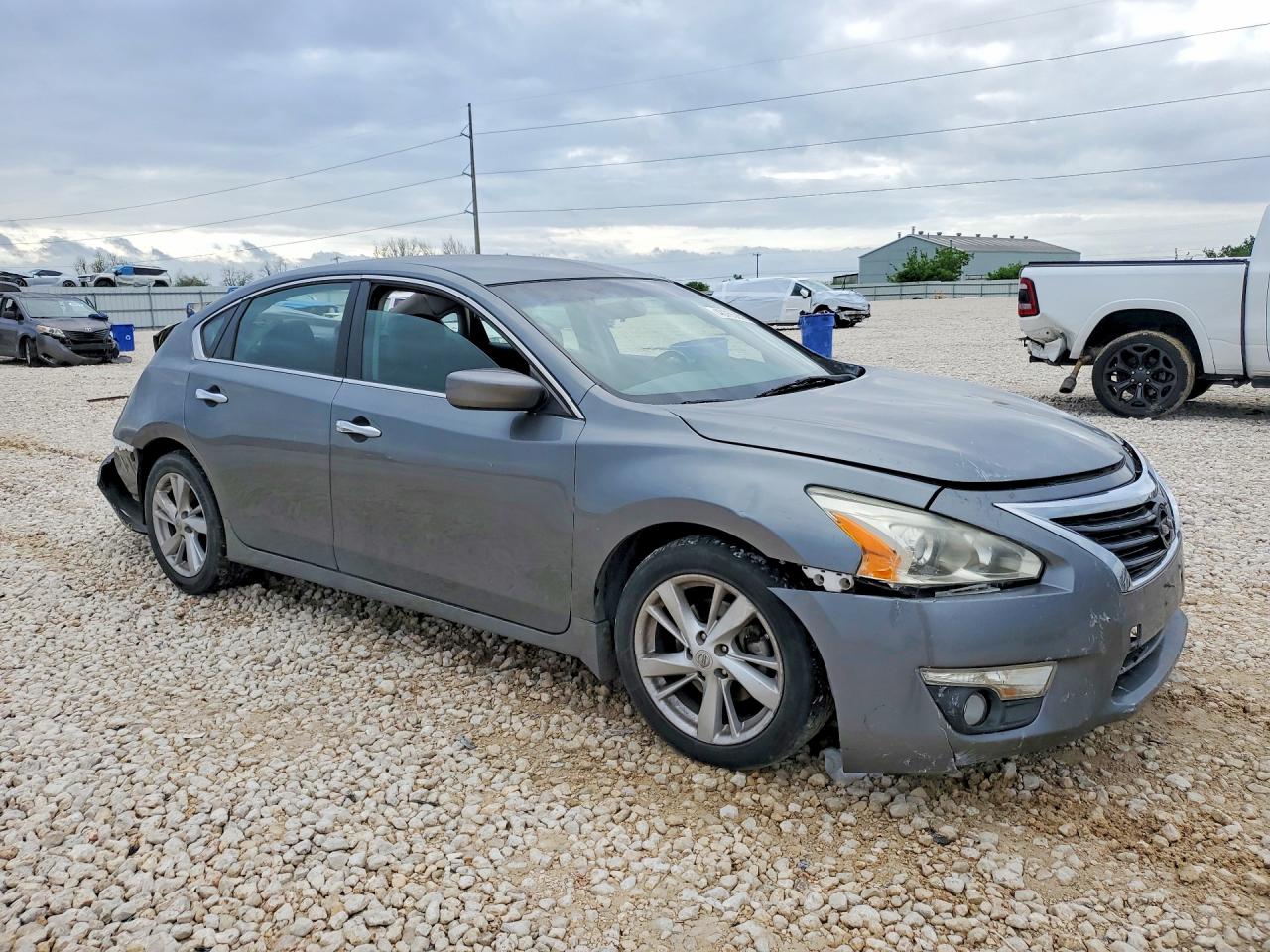 2014 Nissan Altima VIN 1N4AL3AP8EC318548 COPART salvage auction — Rear End, TX - SALVAGE VEHICLE TITLE, sold $300 on 2026-07-09 (photo 4)