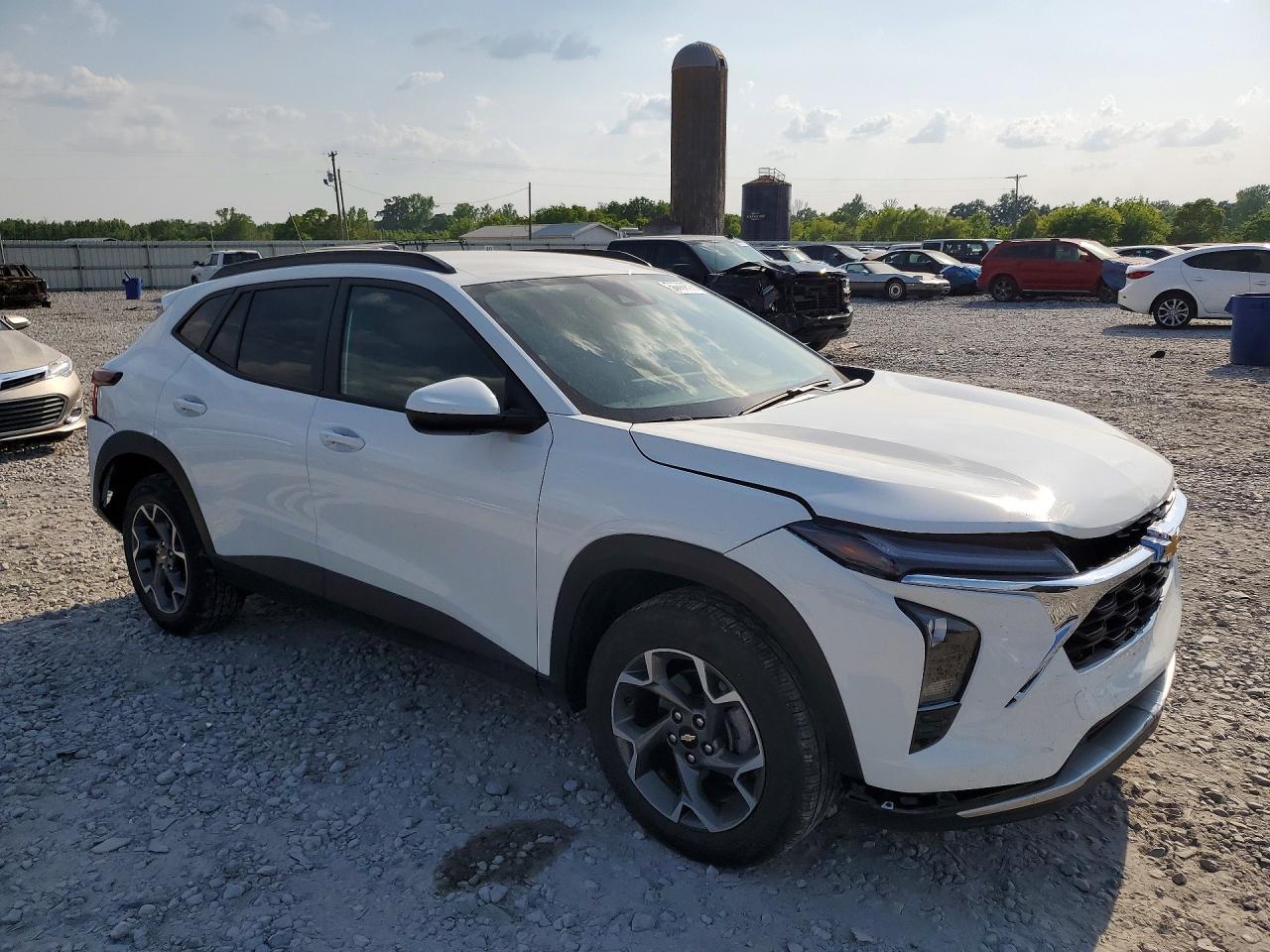 2025 Chevrolet Trax VIN KL77LHEP3SC099034 COPART salvage auction — Rear End, AL - CERT OF TITLE-SALVAGE TITLE, sold $4,650 on 2026-06-25 (photo 4)