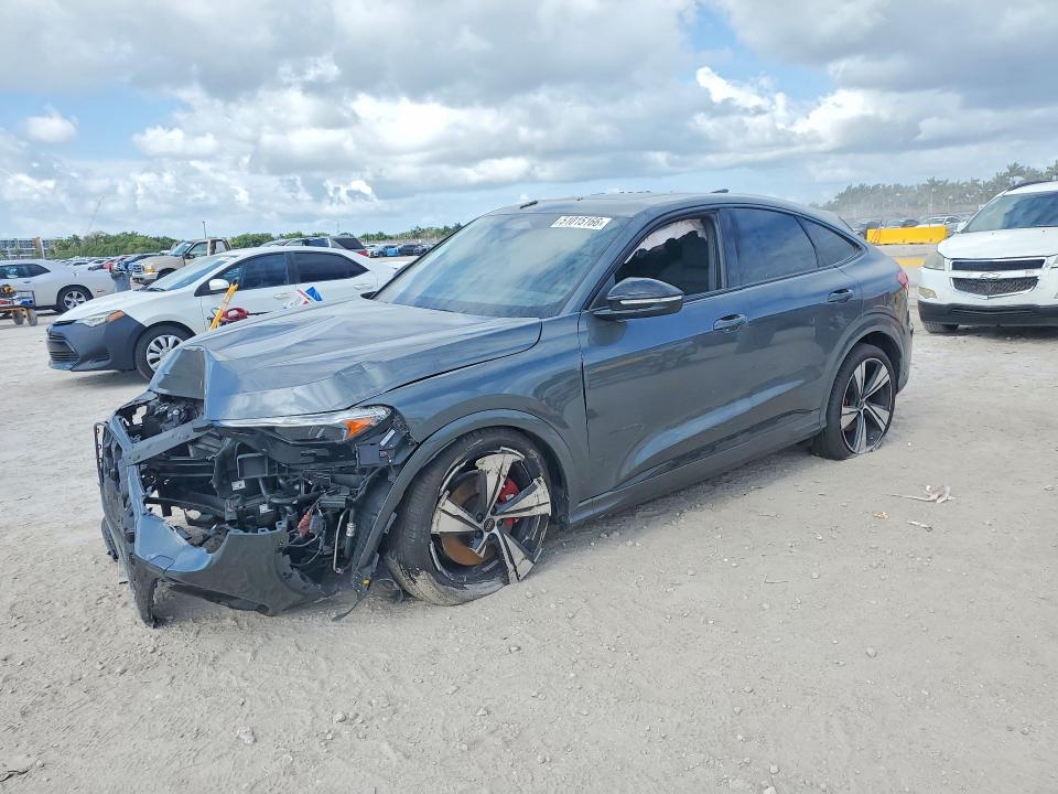 2025 Audi Sq5 VIN WA1B5AGU8S2099824 — COPART salvage auction photo