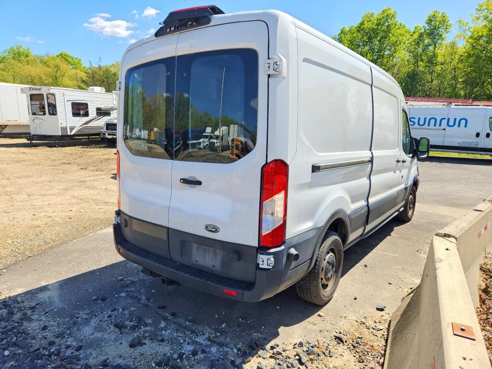 2019 Ford Transit VIN 1FTYR2CM8KKB15990 COPART salvage auction — SIDE, Va - Cert Of Title - Salvage, sold $3,485 on 2026-08-29 (photo 3)