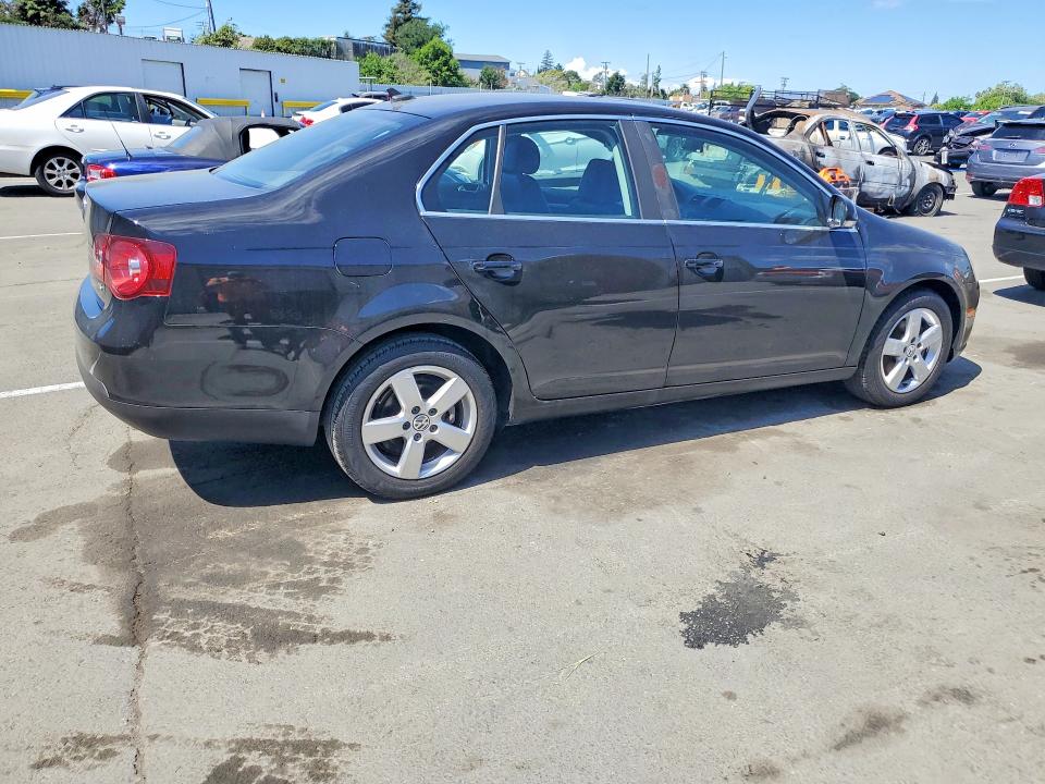 2008 Volkswagen Jetta VIN 3VWRM71K18M175027 COPART salvage auction — MINOR DENT/SCRATCHES, Nm - Dis/Dlr/Exp Only Clean Title (P), sold $350 on 2026-07-08 (photo 3)