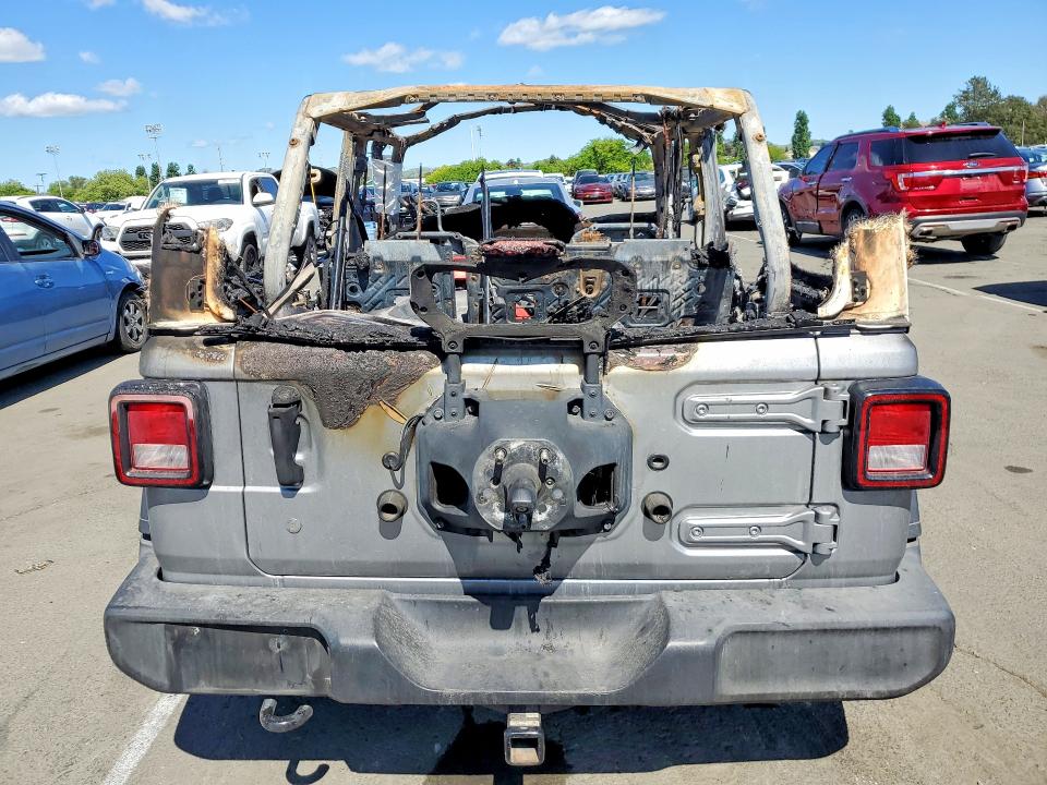 2018 Jeep Wrangler / VIN 1C4HJXDN1JW252580 COPART salvage auction — BURN, Ca - Non-Repairable Vehicle Cert, sold $800 on 2026-07-10 (photo 6)