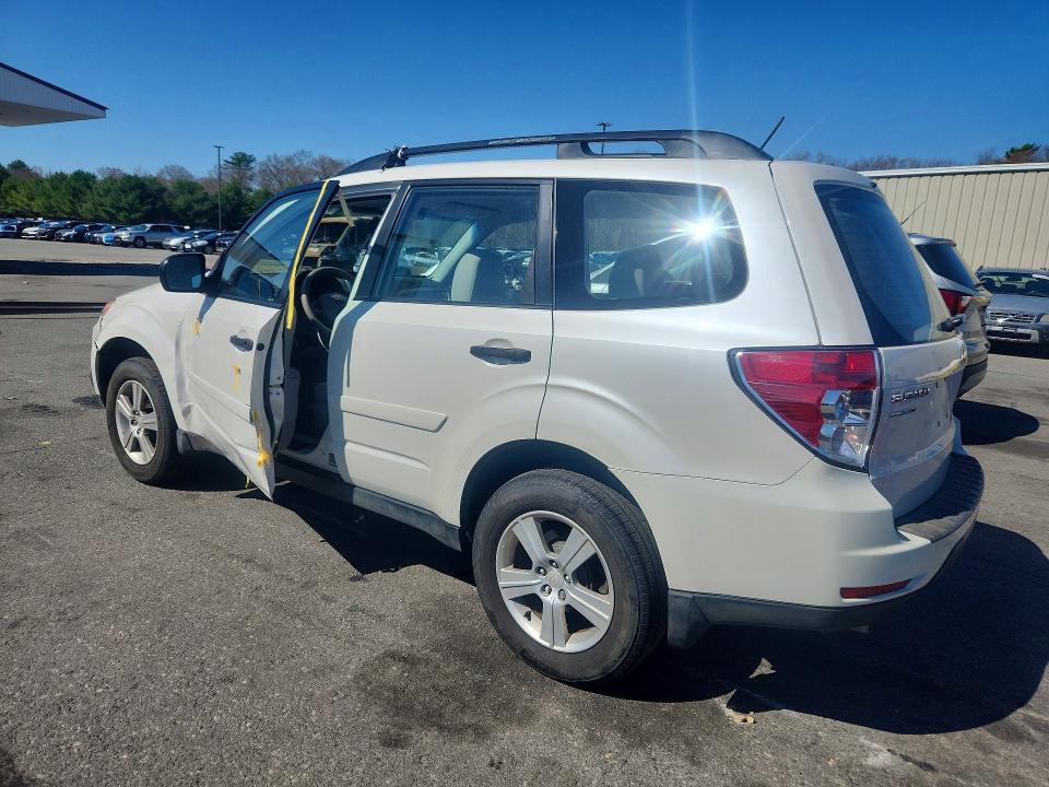 2013 Subaru Forester VIN JF2SHABCXDH425197 COPART salvage auction — SIDE, Id - Salvage Certificate Of Title, sold $1,550 on 2026-07-28 (photo 2)