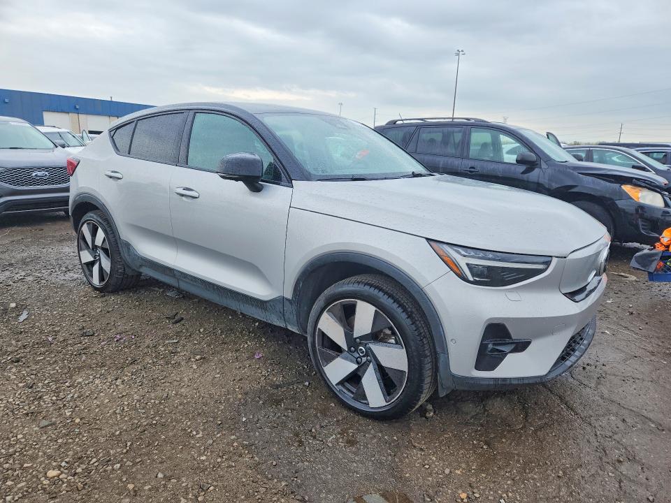 2022 Volvo C40 VIN YV4ED3GB2N2005082 COPART salvage auction — REAR END, Salvage Title, sold $13,400 on 2026-09-08 (photo 4)
