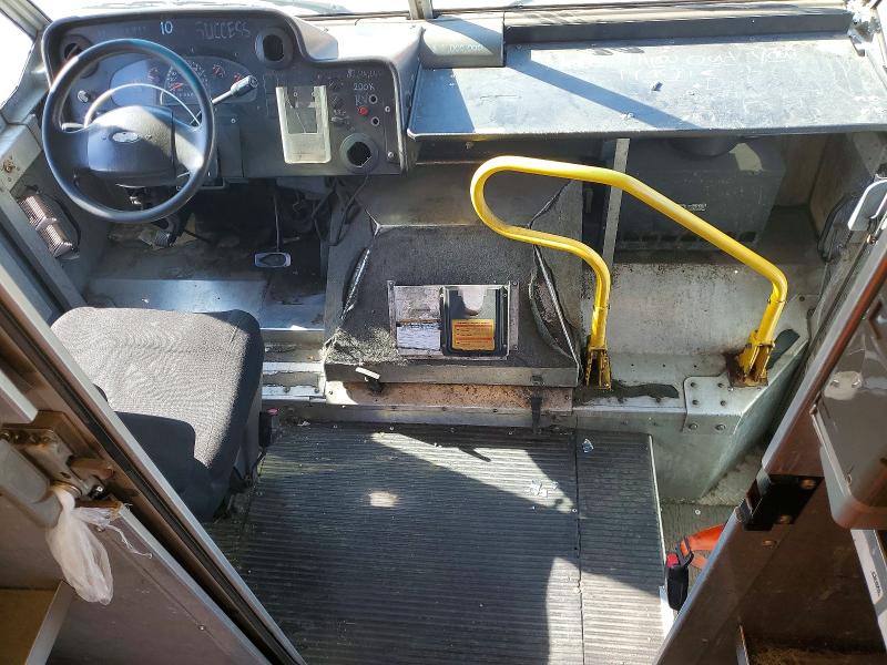 2003 Ford E-450 VIN 1FCLE49L93HB23269 COPART salvage auction — NORMAL WEAR, Ca - Dis/Dlr/Exp Only Clean Title, sold $1,150 on 2026-07-08 (photo 8)