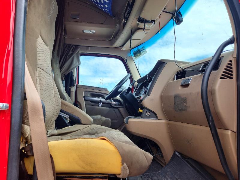 2019 Kenworth T680 VIN 1XKYDP9XXKJ295545 COPART salvage auction — MINOR DENT/SCRATCHES, CA - DIS/DLR/EXP ONLY CLEAN TITLE, sold $11,500 on 2026-07-13 (photo 5)