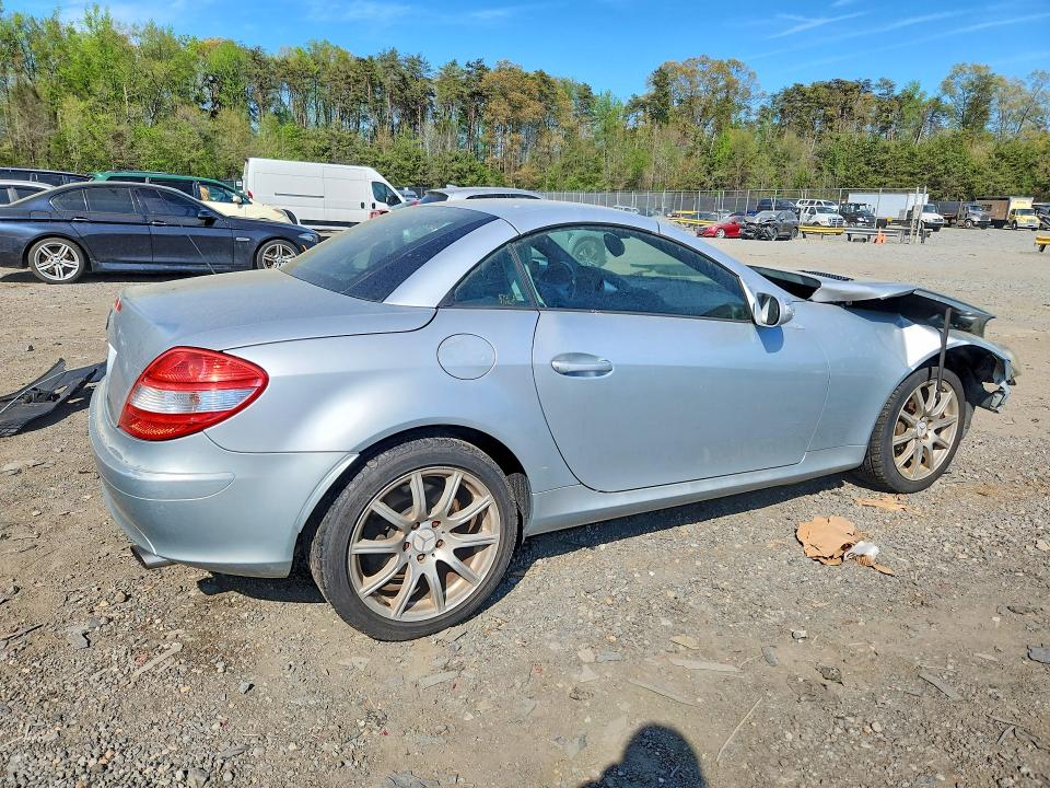 2005 Mercedes-benz Slk-klasse VIN WDBWK56F75F045162 COPART salvage auction — FRONT END, MD - CERT OF SALVAGE > 75% DAMAGE, sold $375 on 2026-07-31 (photo 3)