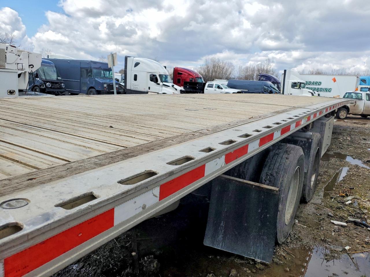 2017 Fona Trailer VIN 13N1532C9H1518012 COPART salvage auction — Rear End, IL - SALVAGE CERTIFICATE, sold $17,500 on 2026-07-09 (photo 4)