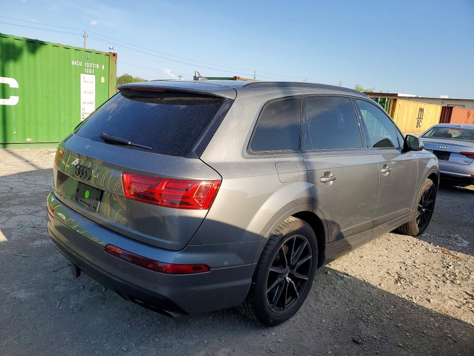 2017 Audi Q7 VIN WA1LAAF72HD006000 COPART salvage auction — NORMAL WEAR, Il - Certificate Of Title, sold $4,450 on 2026-07-28 (photo 3)