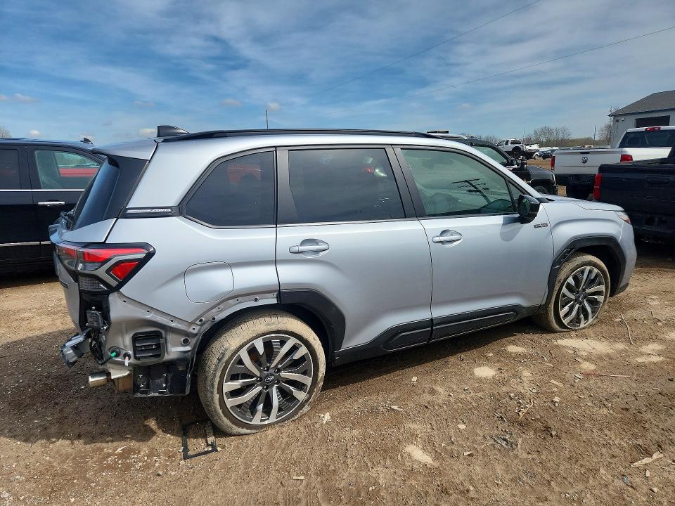 2025 Subaru Forester VIN JF2SLSTD3SH414258 COPART salvage auction — REAR END, Mi - Cert Of Title-Salvage Vehicle, sold $500 on 2026-07-29 (photo 3)