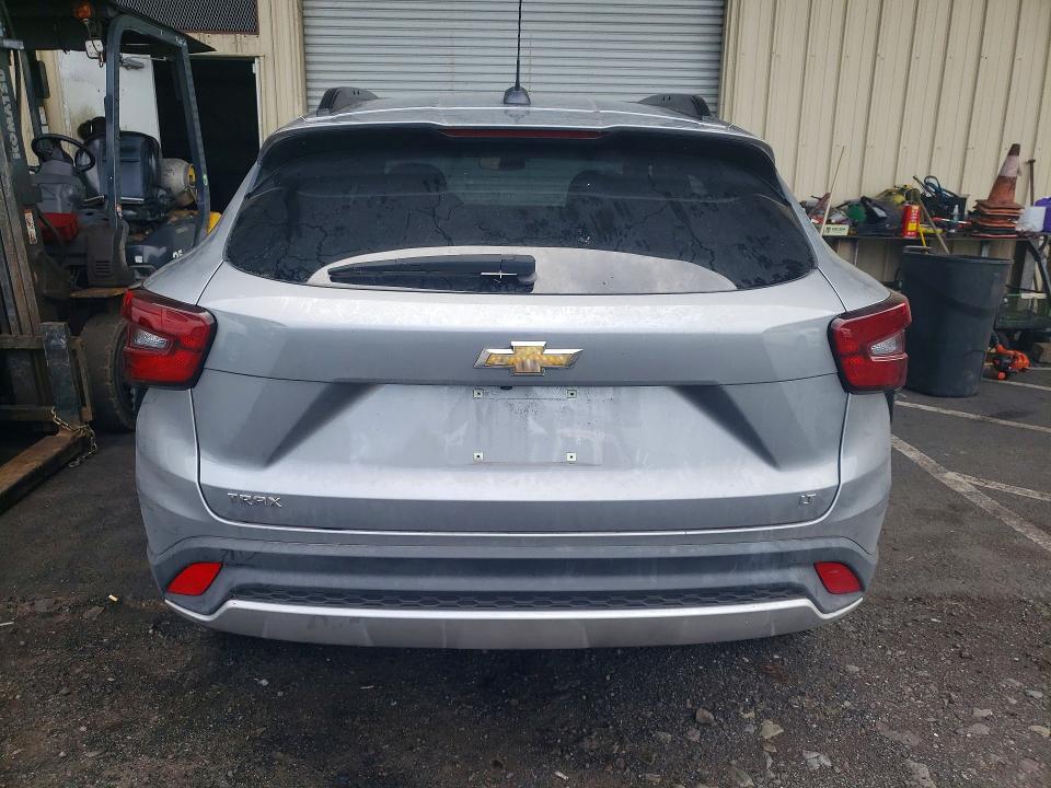 2024 Chevrolet Trax VIN KL77LHE26RC184738 COPART salvage auction — FRONT END, Hi - Certificate Of Title, sold $625 on 2026-07-27 (photo 6)