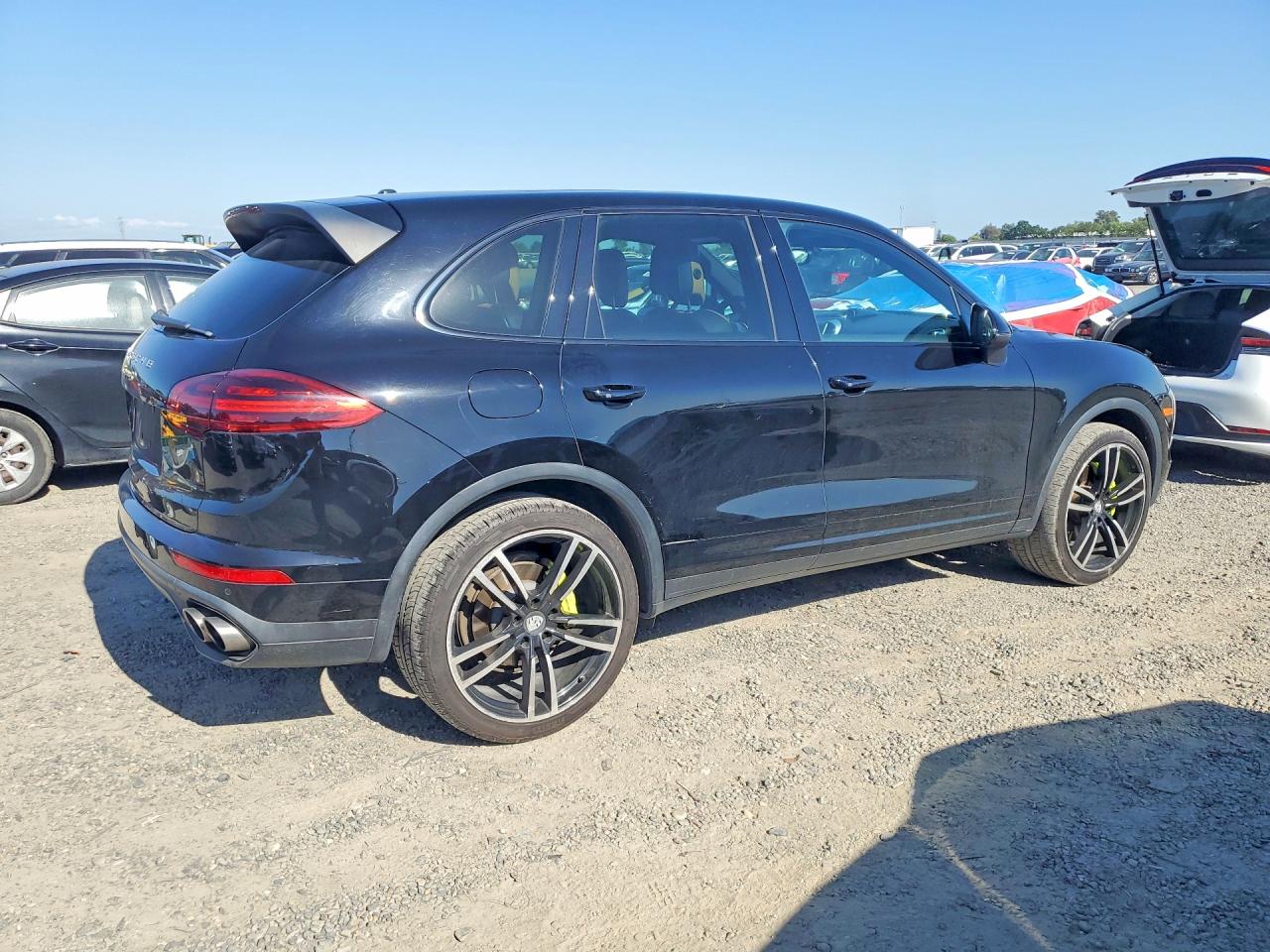 2016 Porsche Cayenne VIN WP1AE2A23GLA16525 COPART salvage auction — Front End, FL - DIS/DLR/EXP ONLY CLEAN TITLE, sold $6,400 on 2026-06-30 (photo 3)
