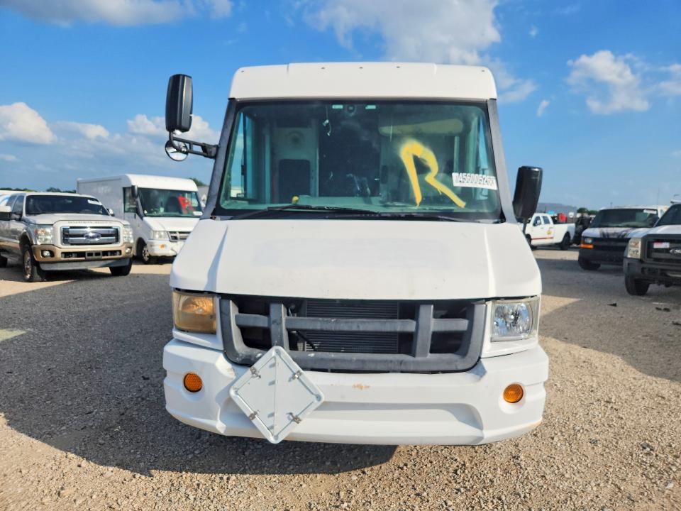 2016 Isuzu Reach VIN JALB4T173G7W00330 COPART salvage auction — MECHANICAL, Ok - Certificate Of Title, sold $2,950 on 2026-07-30 (photo 5)