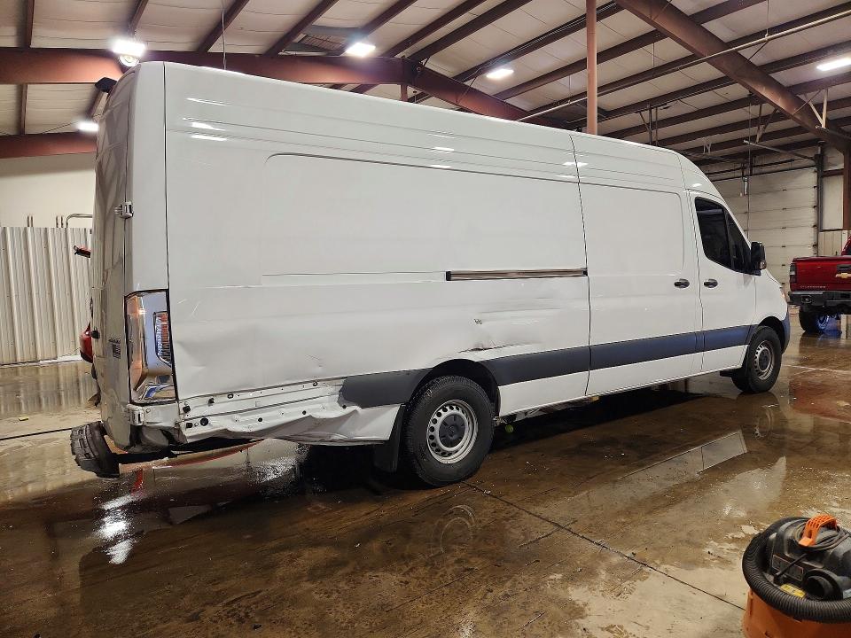 2024 Mercedes-benz Sprinter VIN W1Y4KDHYXRP727093 COPART salvage auction — REAR END, Pa - Certificate Of Salvage, sold $15,100 on 2026-07-07 (photo 3)