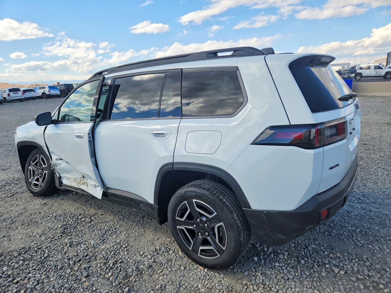 2026 Jeep Cherokee VIN 3C4PJMB20TT157312 COPART salvage auction — Front End, CO - PUBLIC - SALVAGE TITLE (P), sold $14,700 on 2026-06-16 (photo 2)