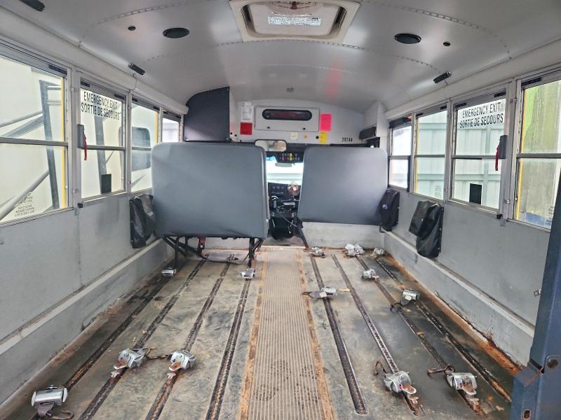 2010 Thomas Minotour g VIN 1GB9G5AG9A1165654 COPART salvage auction — NORMAL WEAR, ON - PERMIT NO BRAND - FIT, sold $1,400 on 2026-09-03 (photo 9)