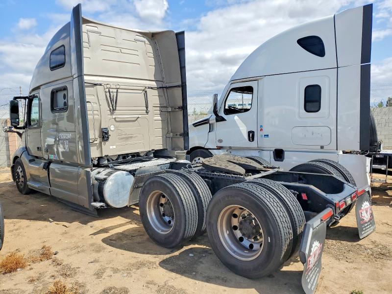 2019 Volvo VIN 4V4NC9EJ0KN193358 COPART salvage auction — INTERIOR BURN, Ca - Salvage Certificate, sold $8,300 on 2026-07-09 (photo 3)