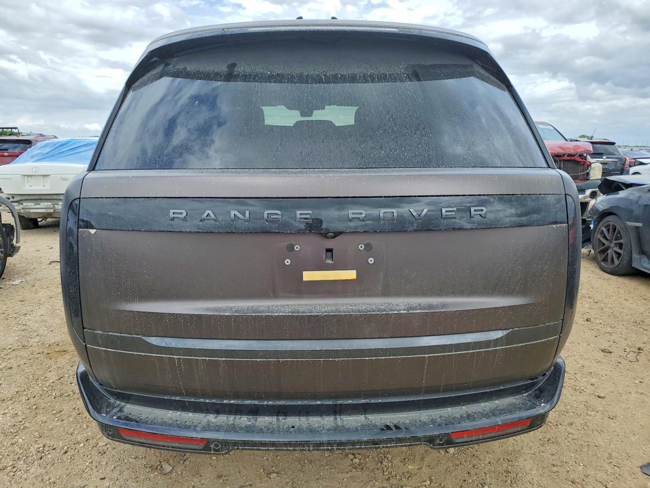 2025 Land Rover Range Rover VIN SALKP9FU2SA318159 COPART salvage auction — Stripped, TX - SALVAGE VEHICLE TITLE, sold $72,000 on 2026-06-25 (photo 6)
