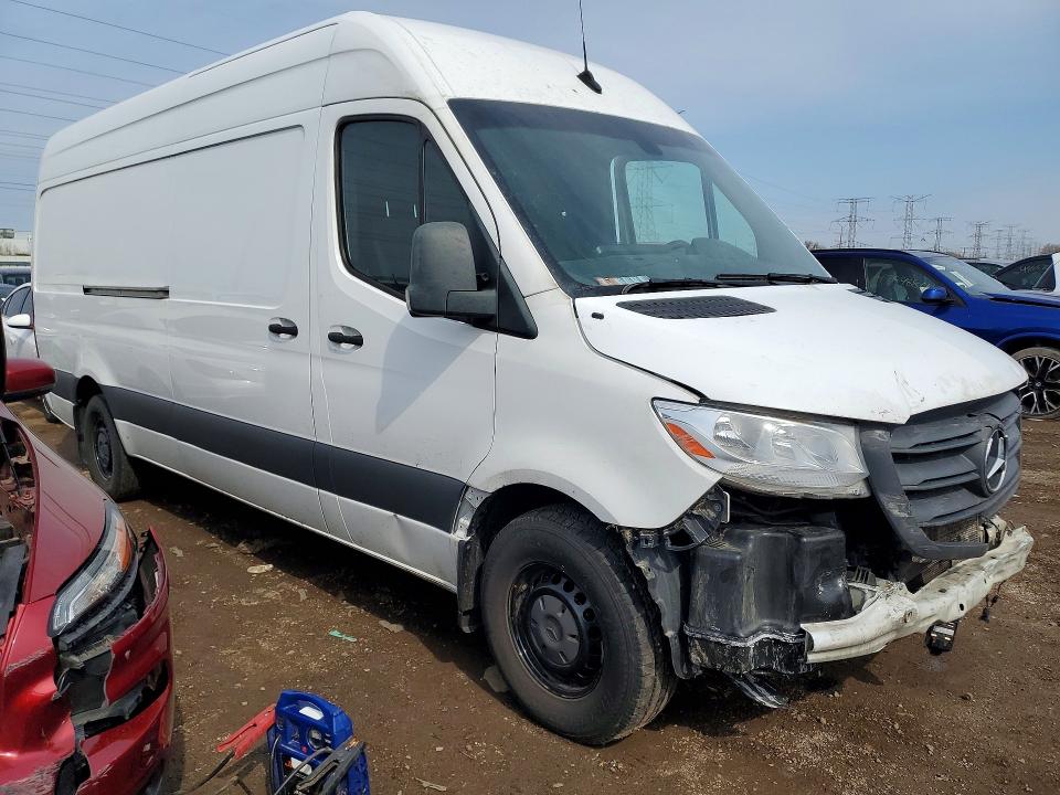 2023 Mercedes-benz VIN W1Y4NCHYXPT139054 COPART salvage auction — FRONT END, IL - SALVAGE CERTIFICATE, sold $5,800 on 2026-07-09 (photo 4)