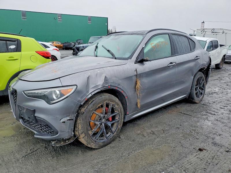 2021 Alfa romeo Stelvio VIN ZASPAKBN0M7D18043 COPART salvage auction — FRONT END, Qc - Gravement Accidente, sold $3,200 on 2026-07-07 (photo 1)