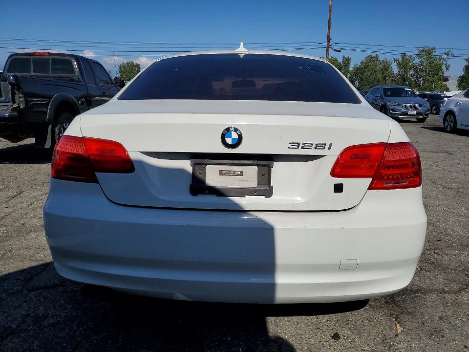 2013 BMW 3 series VIN WBAKE5C51DJ107537 COPART salvage auction — MINOR DENT/SCRATCHES, Ca - Dis/Dlr/Exp Only Clean Title (P), sold $2,200 on 2026-07-27 (photo 6)