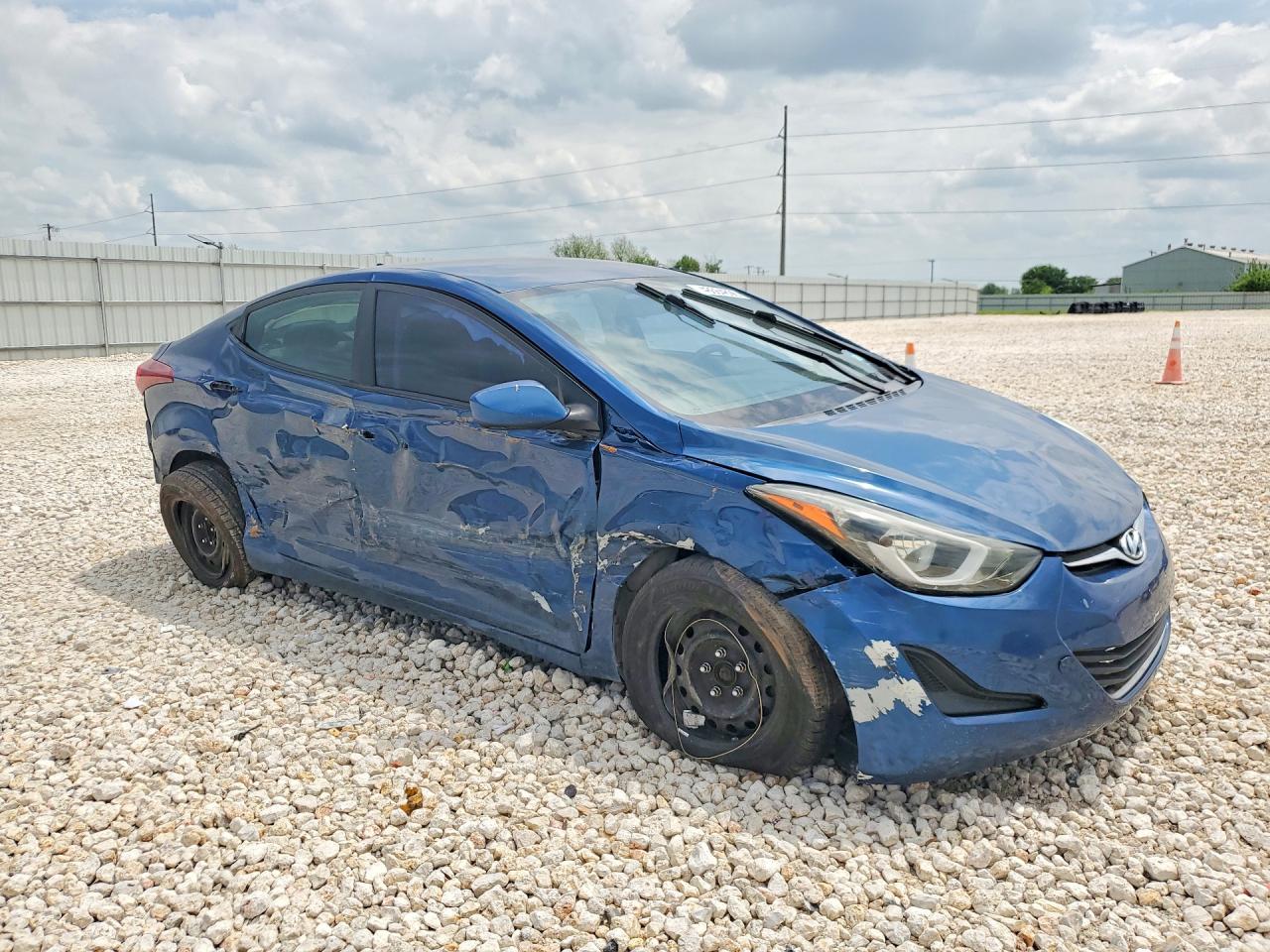 2016 Hyundai Elantra VIN KMHDH4AE0GU644916 COPART salvage auction — Side, TX - SALVAGE VEHICLE TITLE (P), sold $600 on 2026-07-09 (photo 4)
