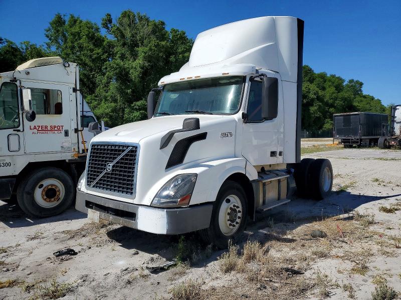 2017 Volvo VIN 4V4N39TG3HN987979 COPART salvage auction — MECHANICAL, In - Certificate Of Title, sold $5,000 on 2026-08-04 (photo 2)