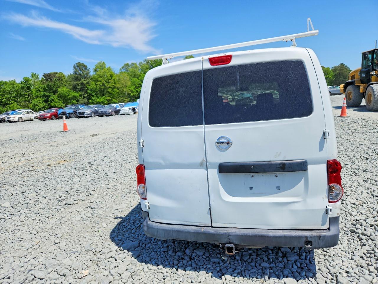 2015 Nissan NV 200 VIN 3N6CM0KN2FK728864 COPART salvage auction — Normal Wear, NV - DEALER ONLY CLEAN TITLE, sold $2,300 on 2026-07-09 (photo 6)