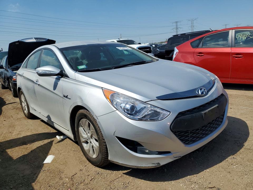 2013 Hyundai Sonata VIN KMHEC4A40DA097590 COPART salvage auction — NORMAL WEAR, IL - CERTIFICATE OF TITLE, sold $1,100 on 2026-07-02 (photo 4)