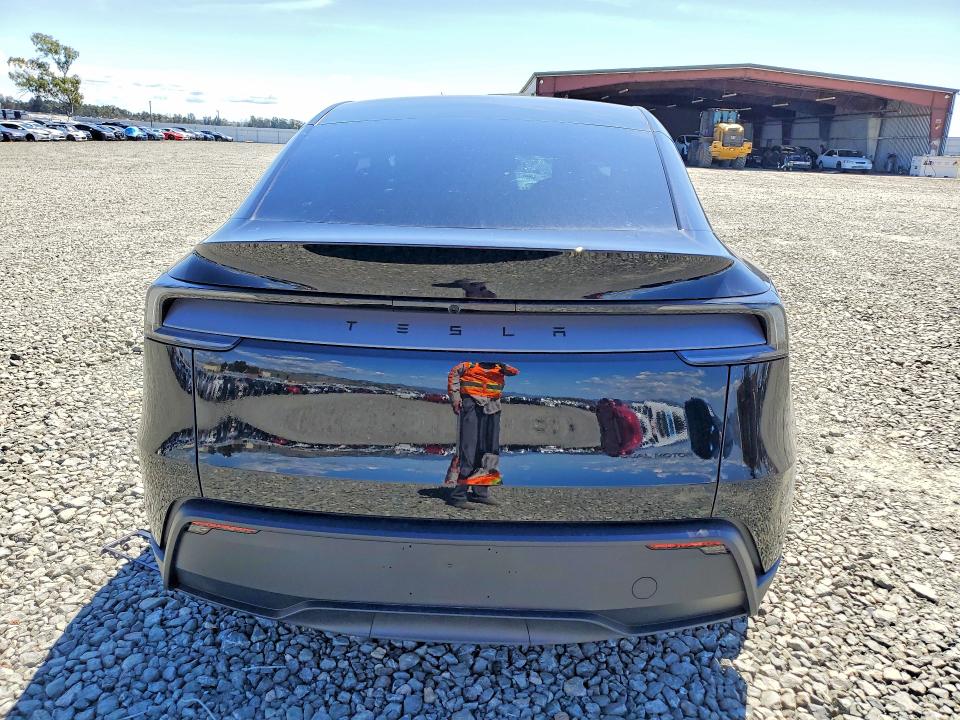 2026 Tesla Model y VIN 7SAYGDEE4TF587516 COPART salvage auction — FRONT END, CA, sold $19,600 on 2026-07-13 (photo 6)
